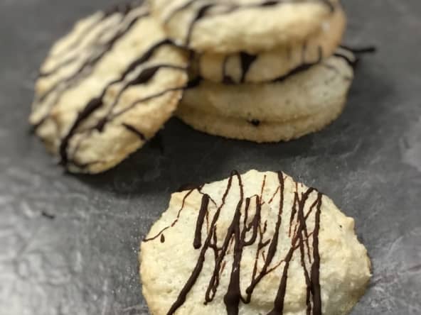 Petits gâteaux noix de coco et chocolat façon rochers ou congolais