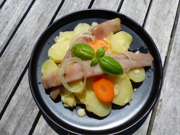 Harengs marinés et pommes à l'huile