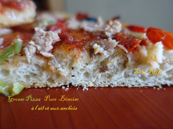 GROSSE FOUGASSE OU PIZZA PURE BÔNOISE A LA SEMOULE- AÏL ET ANCHOIS