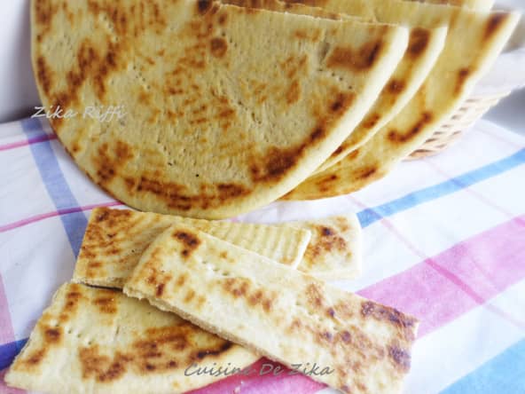 KESRA B ZAÏT-GALETTE A L'HUILE /PAIN ALGÉRIEN