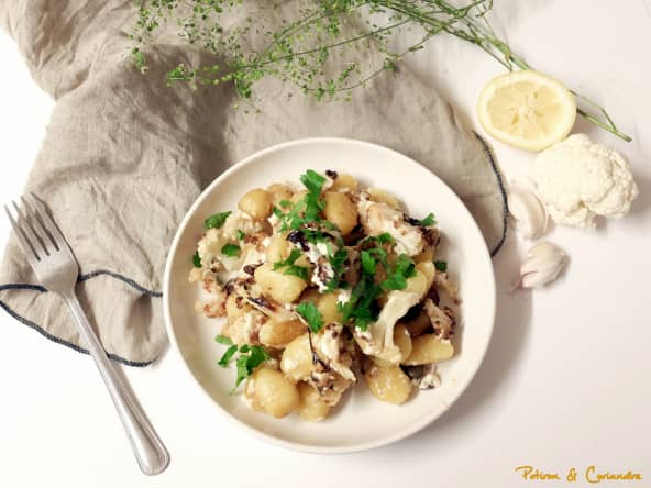 Gnocchis au chou-fleur rôti, câpres, feta et citron