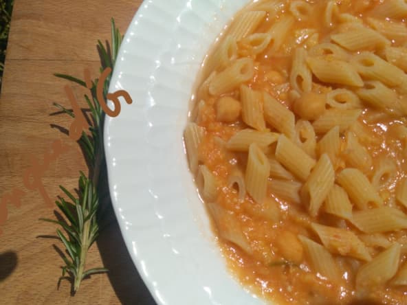 Mezze penne aux pois chiches, version sicilienne
