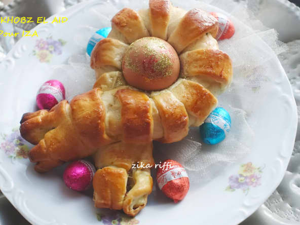 Khobz el aid à la pâte de baklawa et mahlepi, pain traditionnel pour la fête de l'Eid el fitr