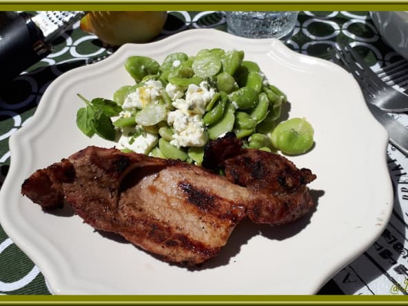 Côtes de Porc et salade de fèves