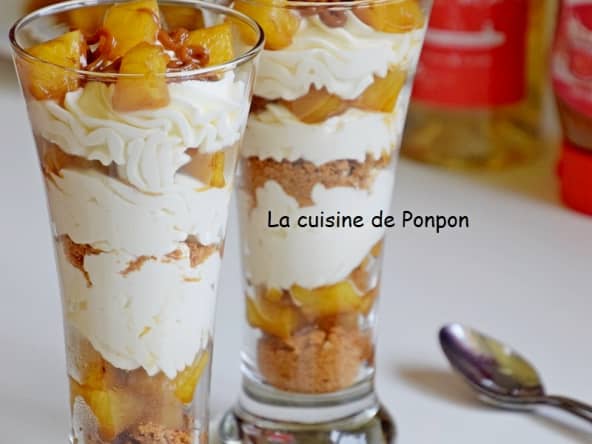 Verrine d'ananas flambé, crème mascarpone à l'acérola et spéculoos