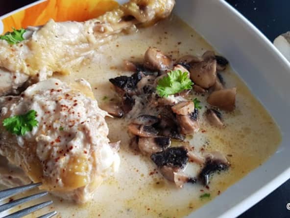 Poulet à la crème parfumé au raifort