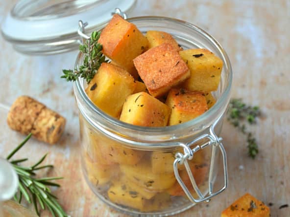 Croûtons de panisse à l'huile d'olive et aux herbes de Provence