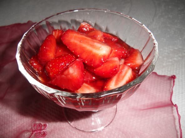 Salade de fraises au jus de fruits