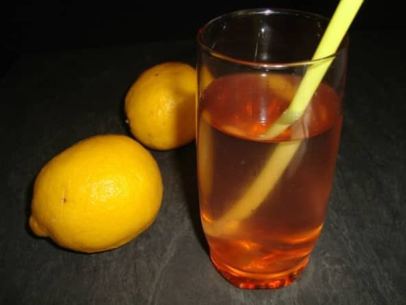 Eau aromatisée aux cerises et au citron