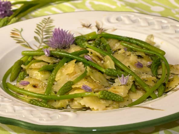 Poêlée d'ornithogales aux ravioles du Dauphiné