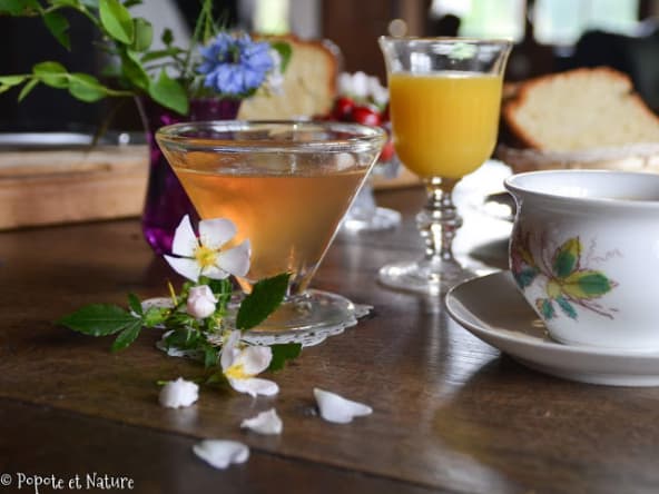 Confit de fleurs d'églantier