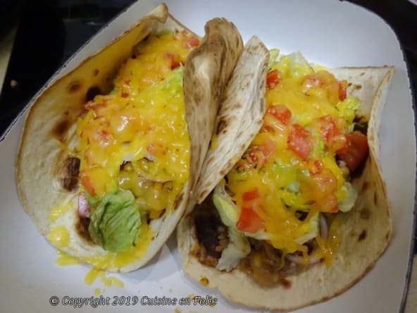 Tacos gratinés au boeuf, haricots à la tomate , maïs et cheddar