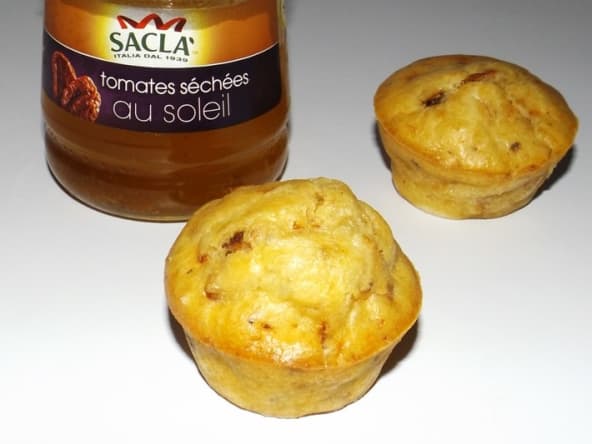 Cake Italien à la mozzarella, tomates séchées et jambon de Parme