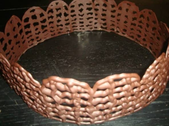 Contour en chocolat pour un gâteau