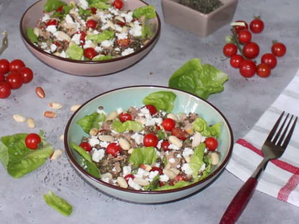 Salade de thon , lentilles vertes et cacahuètes