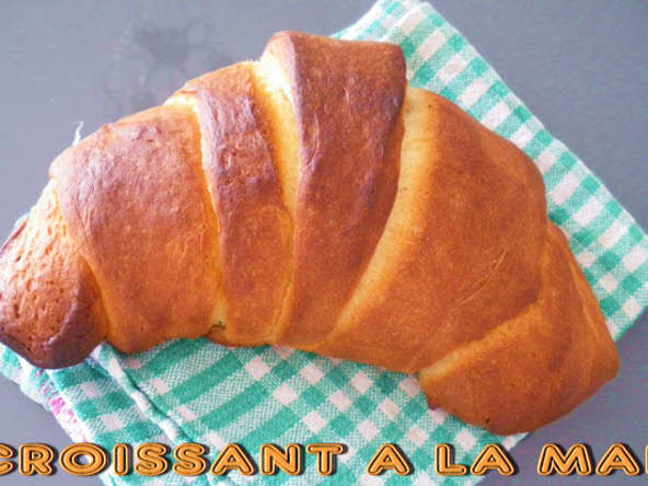 Croissant maison fait à la machine à pain