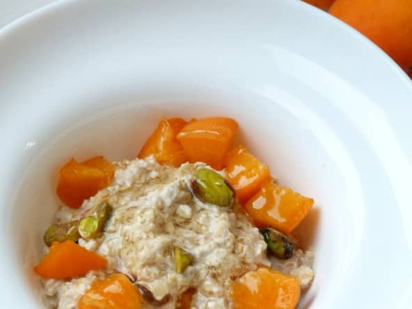 Porridge relaxant, fleur d'oranger, miel et abricots
