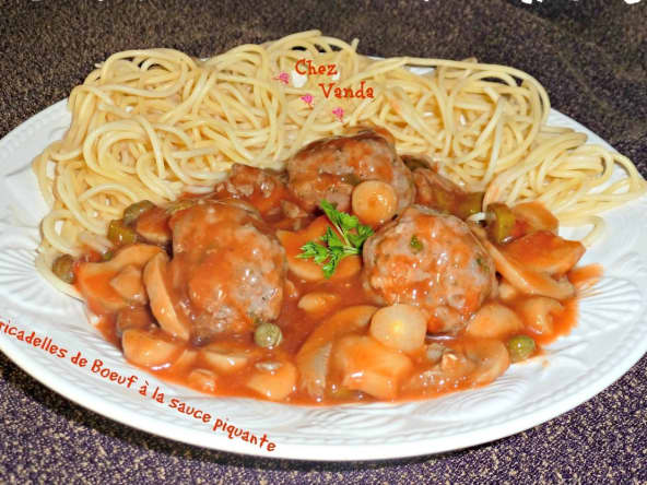 Fricadelles de boeuf à la sauce piquante
