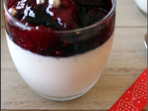Panna cotta compotée de fruits rouges