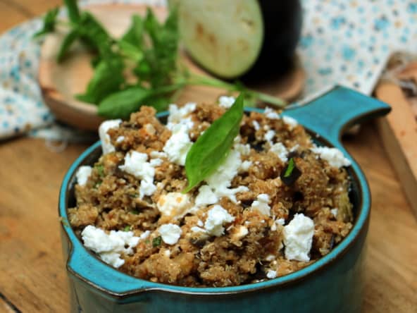 Salade de quinoa aux aubergines et à la feta