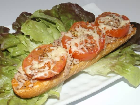 Croque baguette au thon à la Provençale