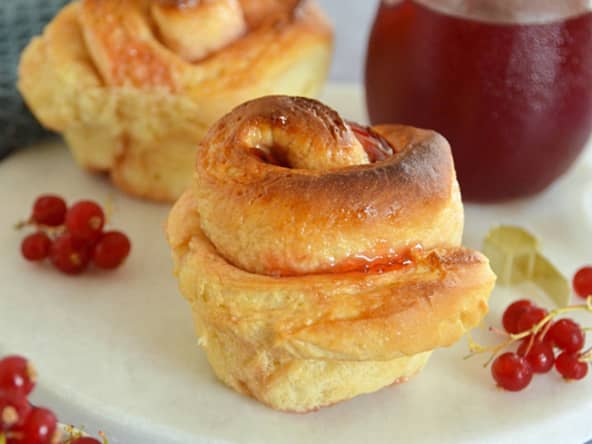 Briochette roulée à la gelée de groseilles