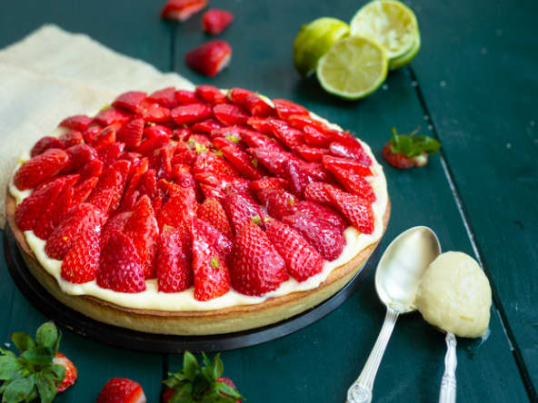 Grande tarte aux fraises et citron vert