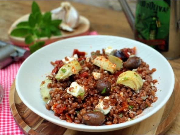 Salade d'épeautre méditerranéenne au pesto
