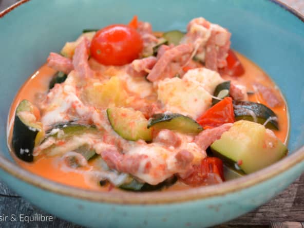 Courgettes et tomates cerises au bacon et à la mozzarella