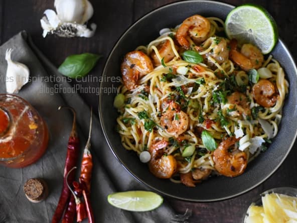 Spaghetti a la sauce Thaï et Crevettes sautees