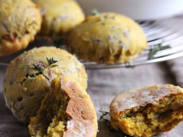 Scones salés au potiron et aux oignons caramélisés