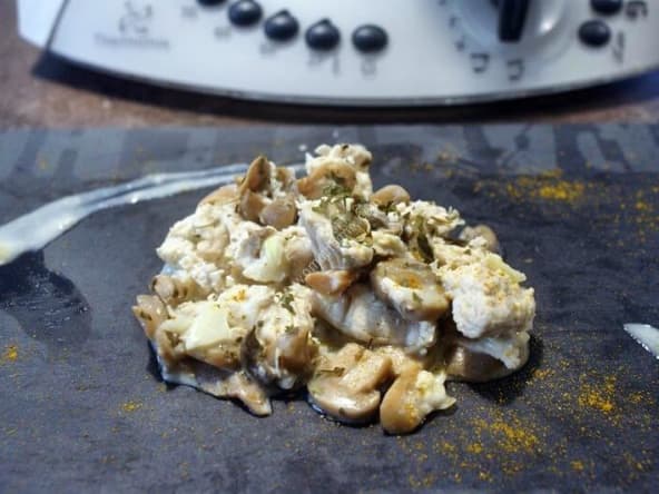 Dinde à la crème et au curry Weight Watchers au thermomix, préparée en 5 minutes.