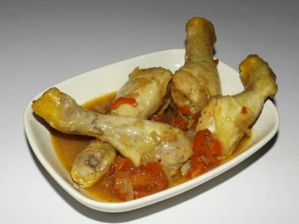 Pilons de poulet aux épices CAJUN et aux tomates cerises