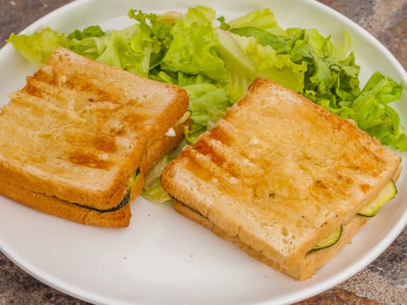 Croque monsieur aux courgettes et fromage 