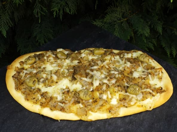 Pizza à l'oignon et à la mozzarella façon argentine