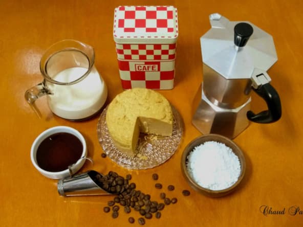 Porridge brésilien de tapioca au café au lait : le « godó »