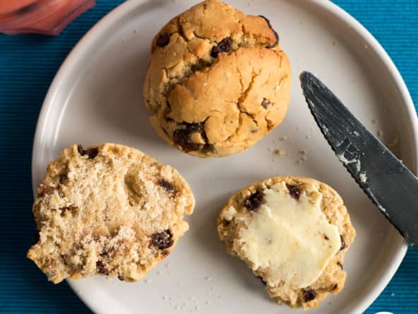 Scones sans gluten aux pépites de chocolat et à la cannelle