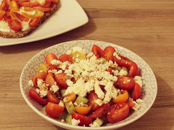 Salade de concombres, tomates-cerises et feta
