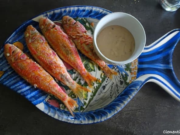 Filets de rouget, olives et herbes, asperges et purée de cannellini par Julia Sedefdjian