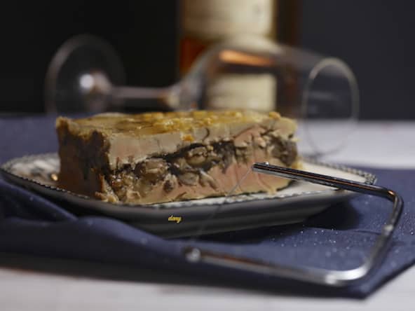 Terrine de foie gras aux châtaignes et fine gelée de Sauterne