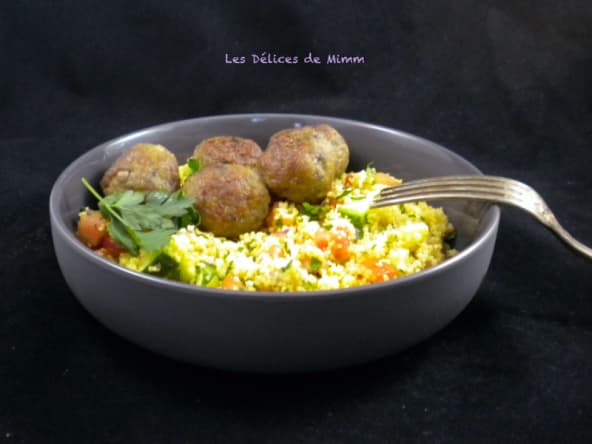 Boulettes d’agneau et taboulé aux raisins secs
