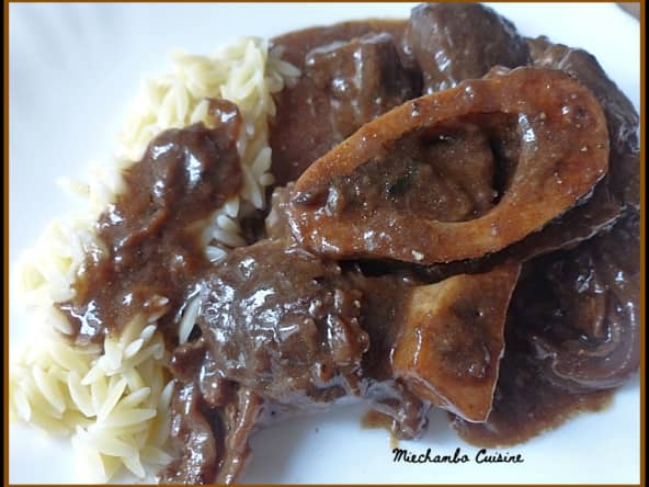 Jarret de bœuf braisé à la bière et vergeoise