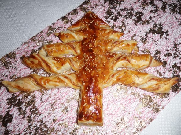 Sapin de Noël feuilleté pour l'apéritif