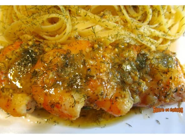 Papillotes de saumon et crevettes à la moutarde et à l'ail 