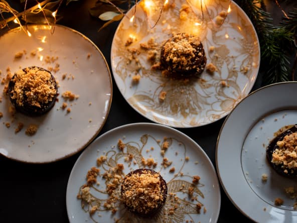 Oignons rouges caramélisés et crumble salé