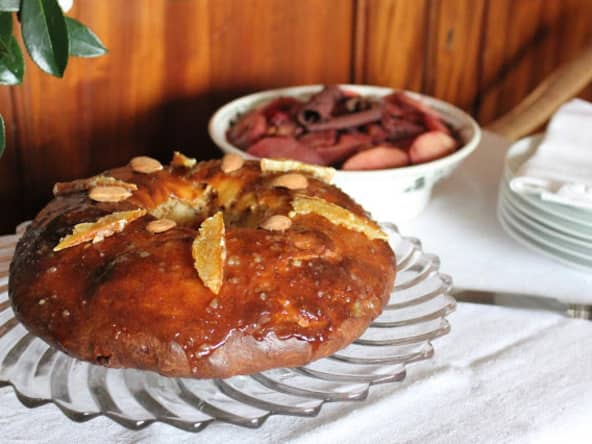 Brioche de rois à la fleur d'oranger et aux écorces d'orange confites pour l'épiphanie