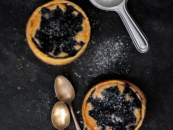 Tarte amandine acidulée aux myrtilles