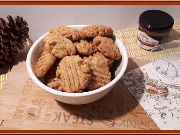 Biscuits à la moutarde à l'ancienne et piment d'Espelette