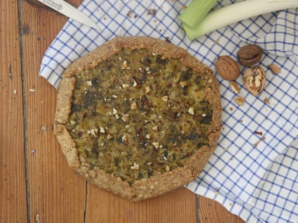 Tarte aux poireaux, moutarde à l'ancienne et noix 