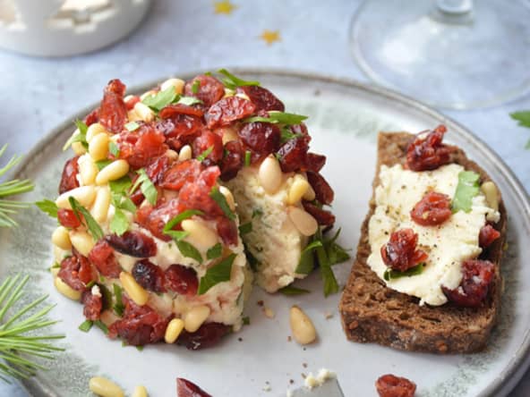 Fromage végétal gourmand à l'okara, aux cranberries et pignons